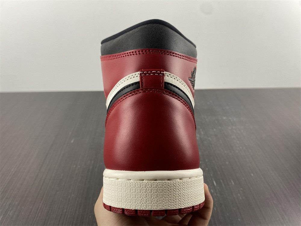 AIR JORDAN 1 HIGH OG "CHICAGO LOST & FOUND"