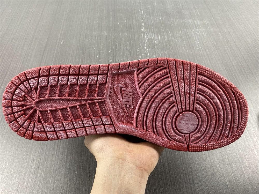 AIR JORDAN 1 HIGH OG "CHICAGO LOST & FOUND"