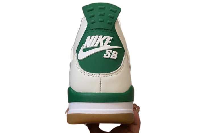 AIR JORDAN 4 RETRO SB "PINE GREEN"