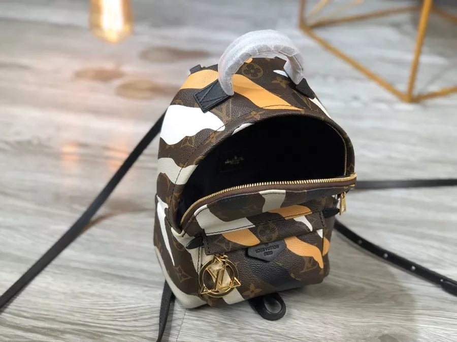 LOUIS VUITTON  17.0 X 22.0 X 10.0 Cm LV LOL PALM SPRINGS