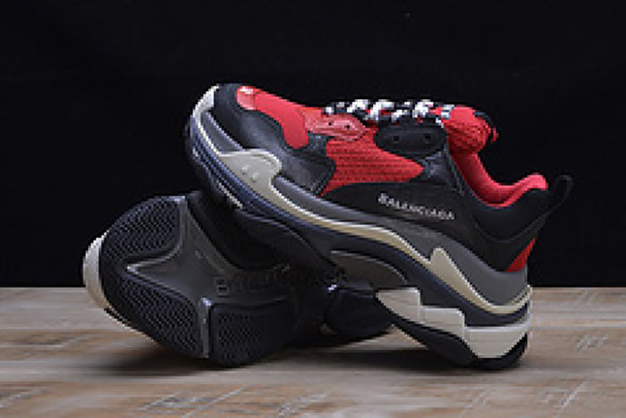 BALENCIAGA TRIPLE S SNEAKERS RED BLACK