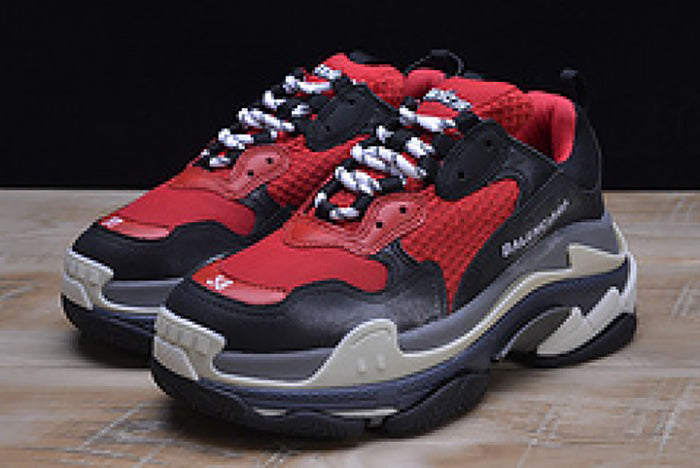 BALENCIAGA TRIPLE S SNEAKERS RED BLACK