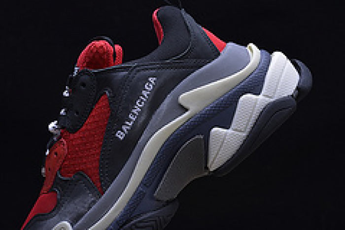 BALENCIAGA TRIPLE S SNEAKERS RED BLACK