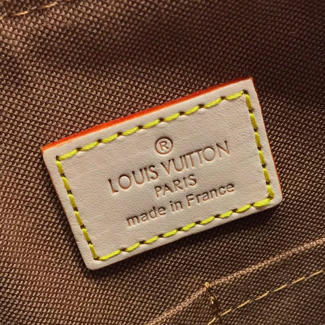 LOUIS VUITTON 26X29X7CM HAND BAGS
