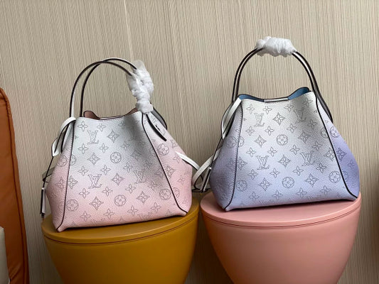 LOUIS VUITTON 23 X 21 X 13CM LV HINA
