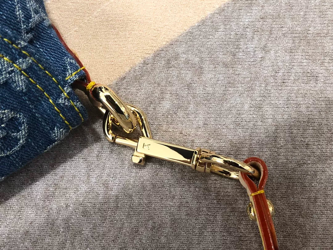 LOUIS VUITTON 25X15X9CM HAND BAGS