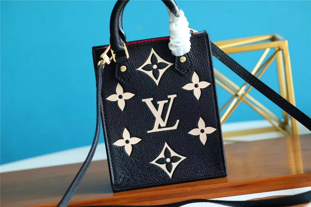 LOUIS VUITTON 14X17X5CM BY THE POOL PETIT SAC PLAT