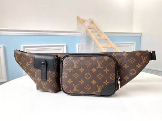 LOUIS VUITTON DISCOVERY BUMBAG