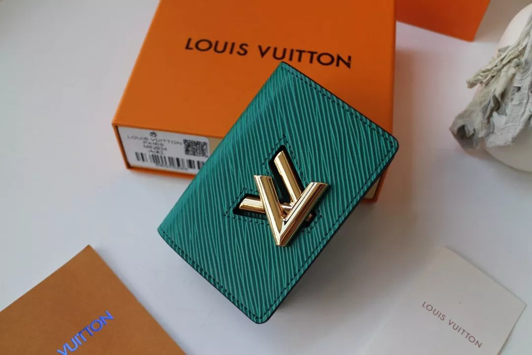 LOUIS VUITTON 0.5 X 7.0 X 3.0 CM MULTICARTES BAG