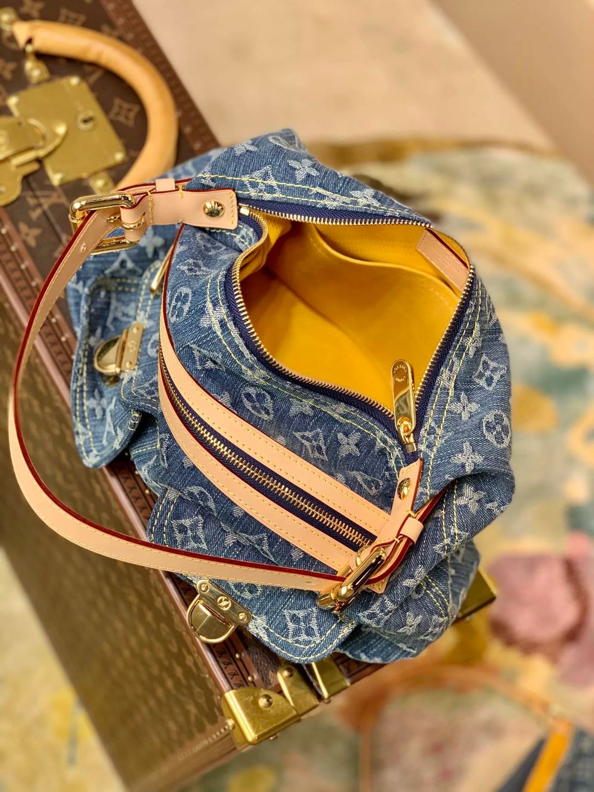 LOUIS VUITTON 30*10*19CM MEDIEVAL, DENIM