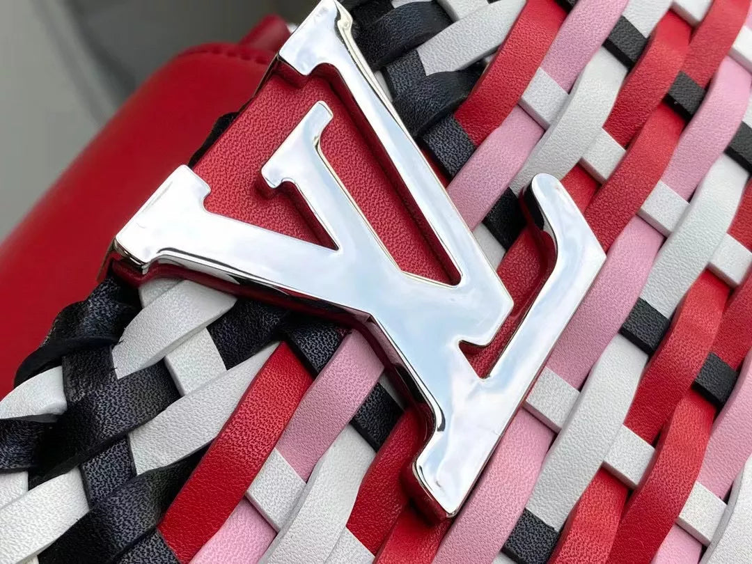 LOUIS VUITTON CAPUCINES LV HAND BAGS 2 COLOR AVAILABLE