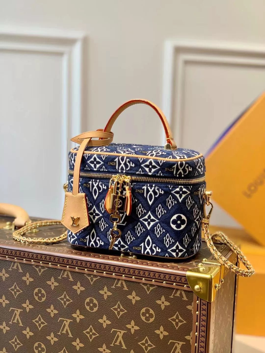 LOUIS VUITTON 19*13*11CM VANITY SMALL HANDBAG