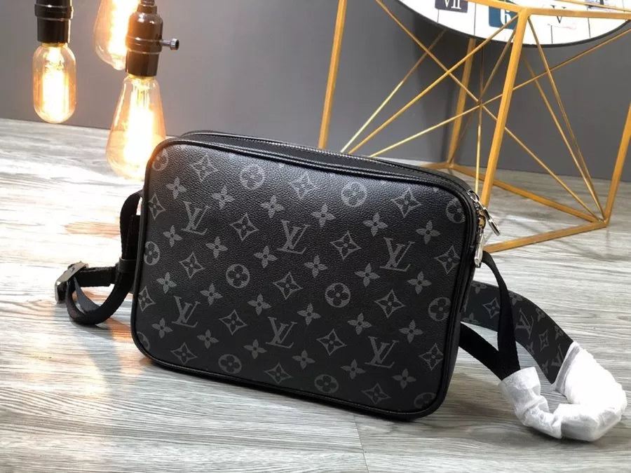 LOUIS VUITTON 29.5×20×10.5CM  LV OUTDOOR