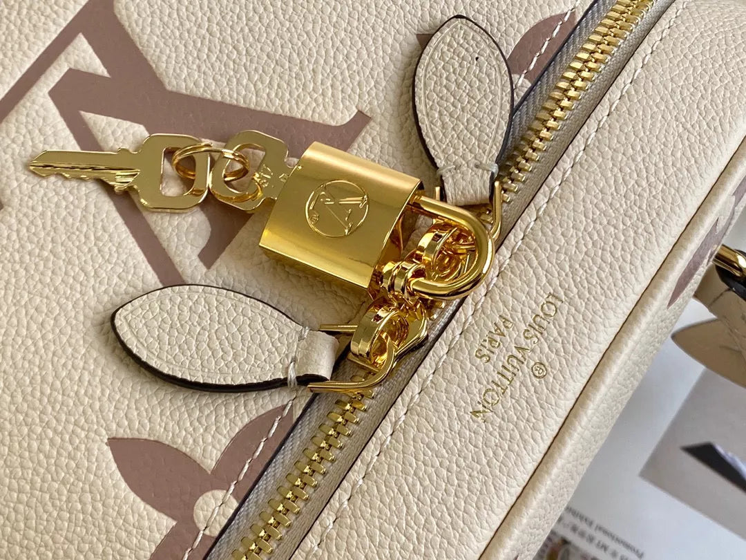 LOUIS VUITTON 19 X 13 X 11CM MONOGRAM NICE VANITY