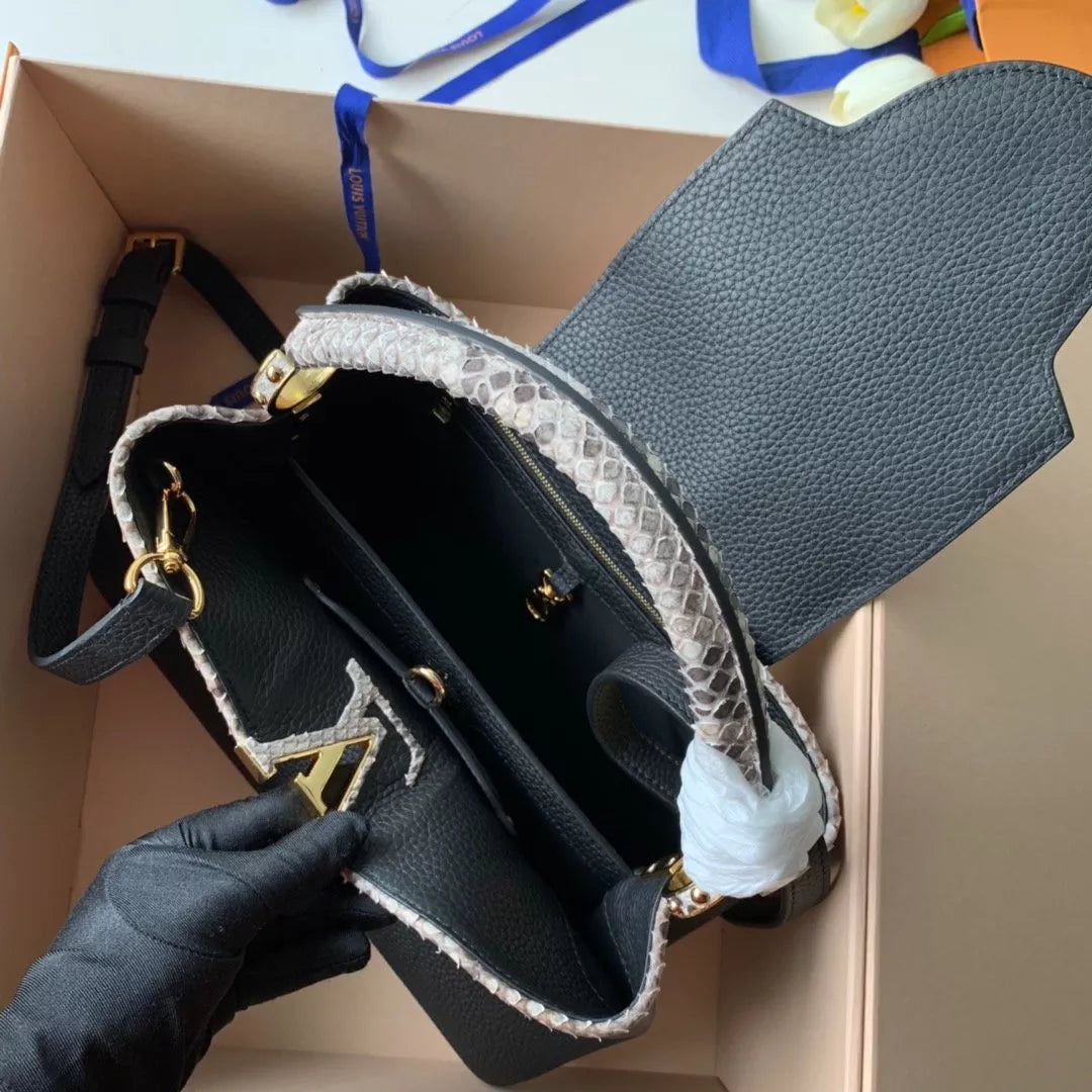 LOUIS VUITTON 27.0 X 18.0 X 9.0 CM 31.5X 20.0X 11.0CM CAPUCINES BB BAG