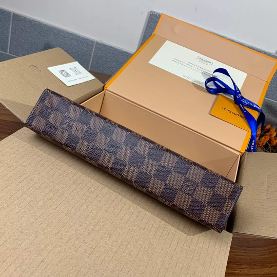LOUIS VUITTON 27×20×3CM POCHETTE VOYAGE
