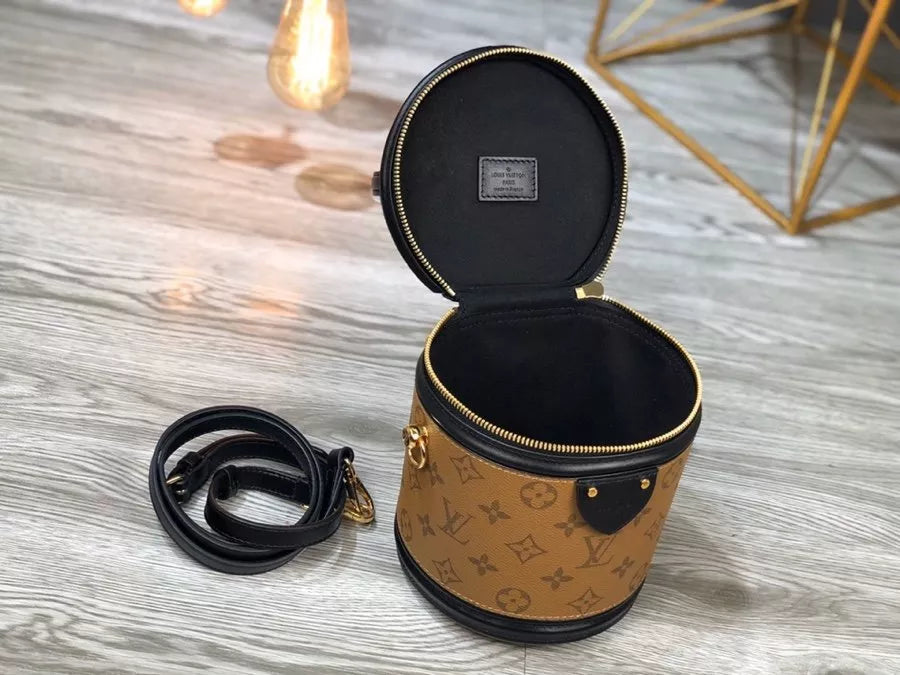 LOUIS VUITTON 15×17×15CM VANITY CANNES