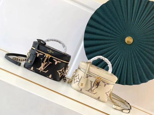 LOUIS VUITTON 19 X 13 X 11CM MONOGRAM NICE VANITY