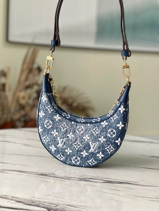 LOUIS VUITTON 23*13*6CM TOP ORIGINAL CROISSANT HANDBAG LOOP HALF MOON STAFF BAG