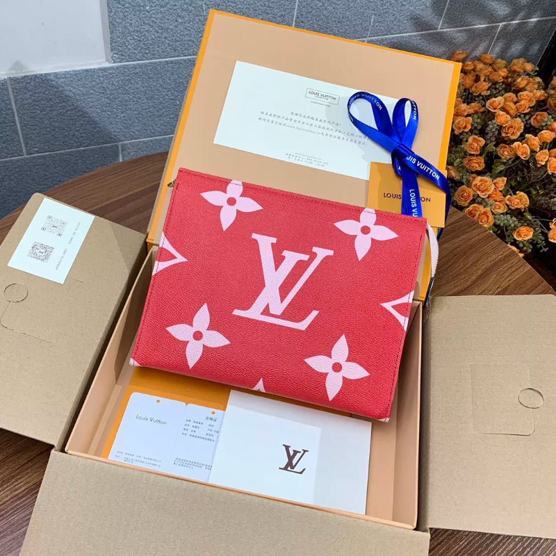 LOUIS VUITTON 26.0 X 20.0 X 5.0 CM TOILET POUCH XL CRAFTY MONOGRAM