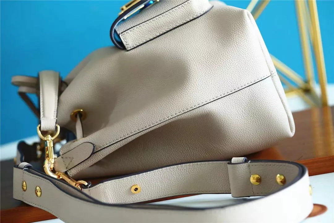 LOUIS VUITTON 9.1 X 9.1 X 6.3 INCHES LOCK ME BUCKET BAG