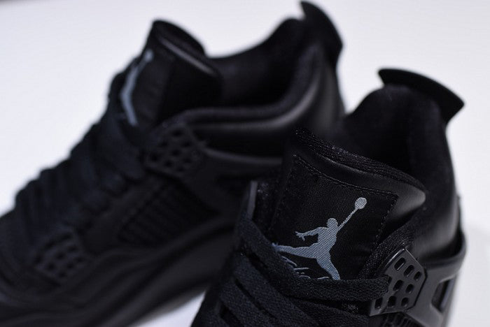 AIR JORDAN 4 RETRO "BLACK CAT"