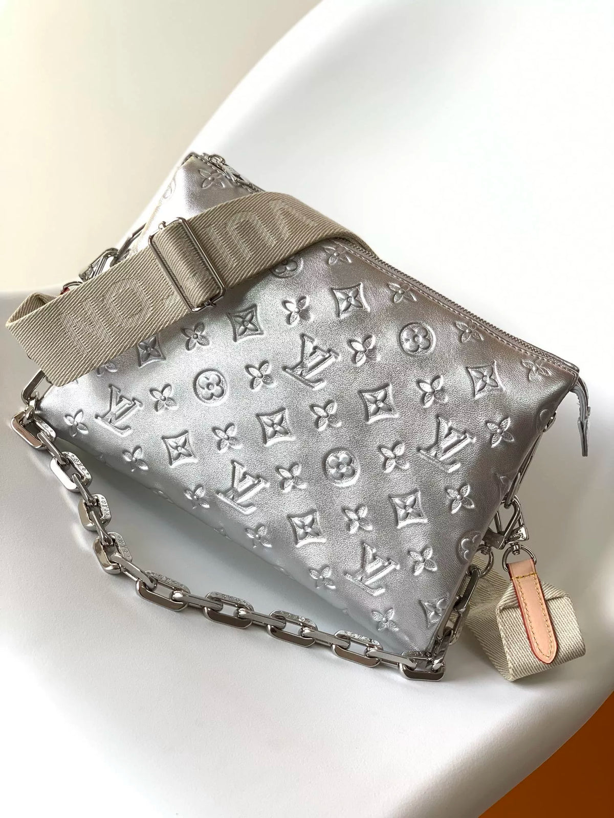 LOUIS VUITTON 26*20*12CM COUSSIN HANDBAG, MONOGRAM EMBOSSED FLUFFY SHEEPSKIN