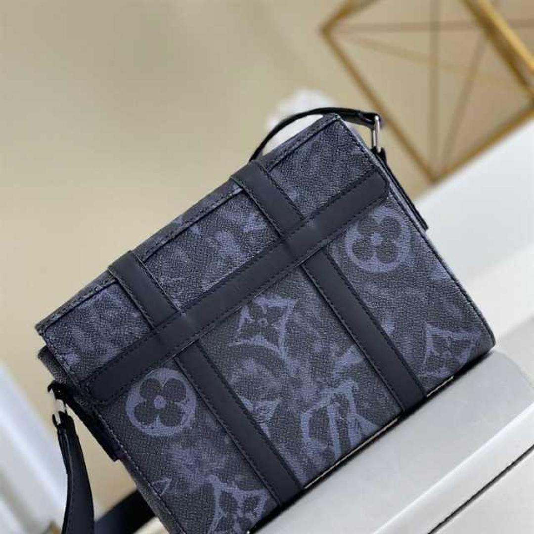 LOUIS VUITTON TRUNK MESSENGER MONOGRAM CANVAS