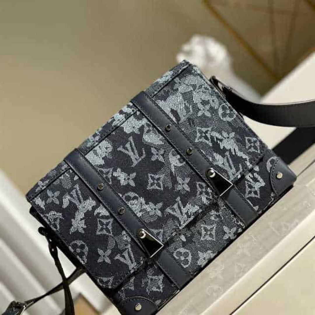 LOUIS VUITTON TRUNK MESSENGER MONOGRAM CANVAS