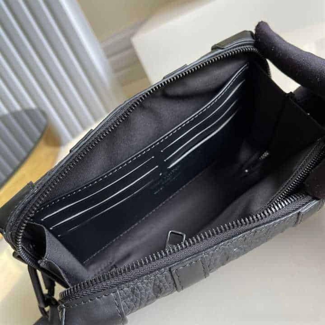 LOUIS VUITTON SOFT TRUNK WALLET TAURILLON MONOGRAM LEATHER