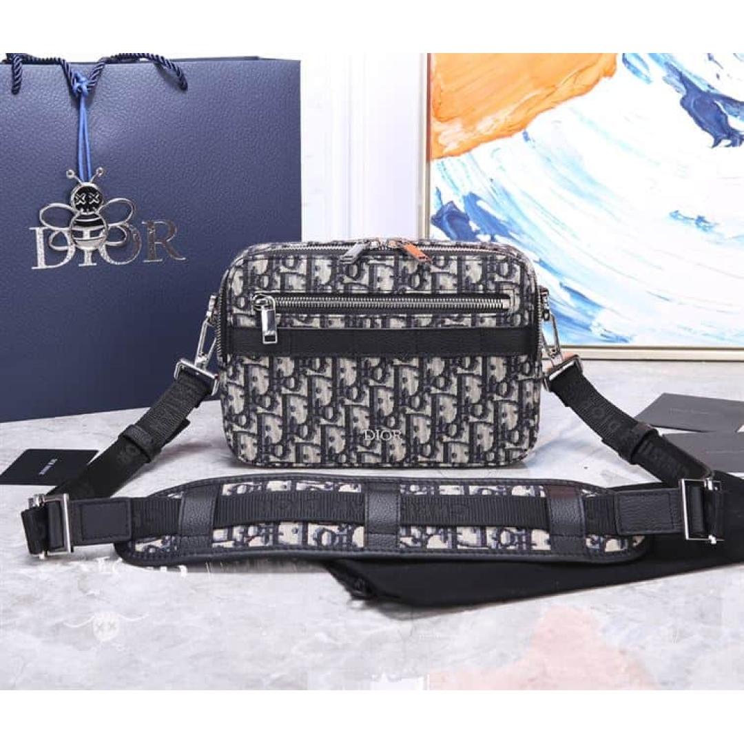SAFARI MESSENGER BAG BEIGE AND BLACK DIOR OBLIQUE JACQUARD