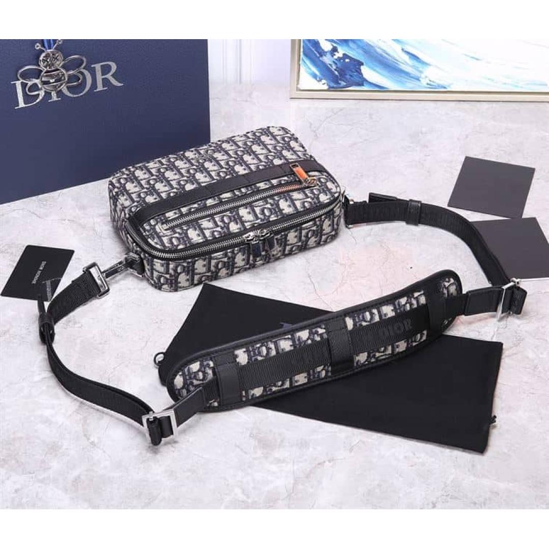SAFARI MESSENGER BAG BEIGE AND BLACK DIOR OBLIQUE JACQUARD