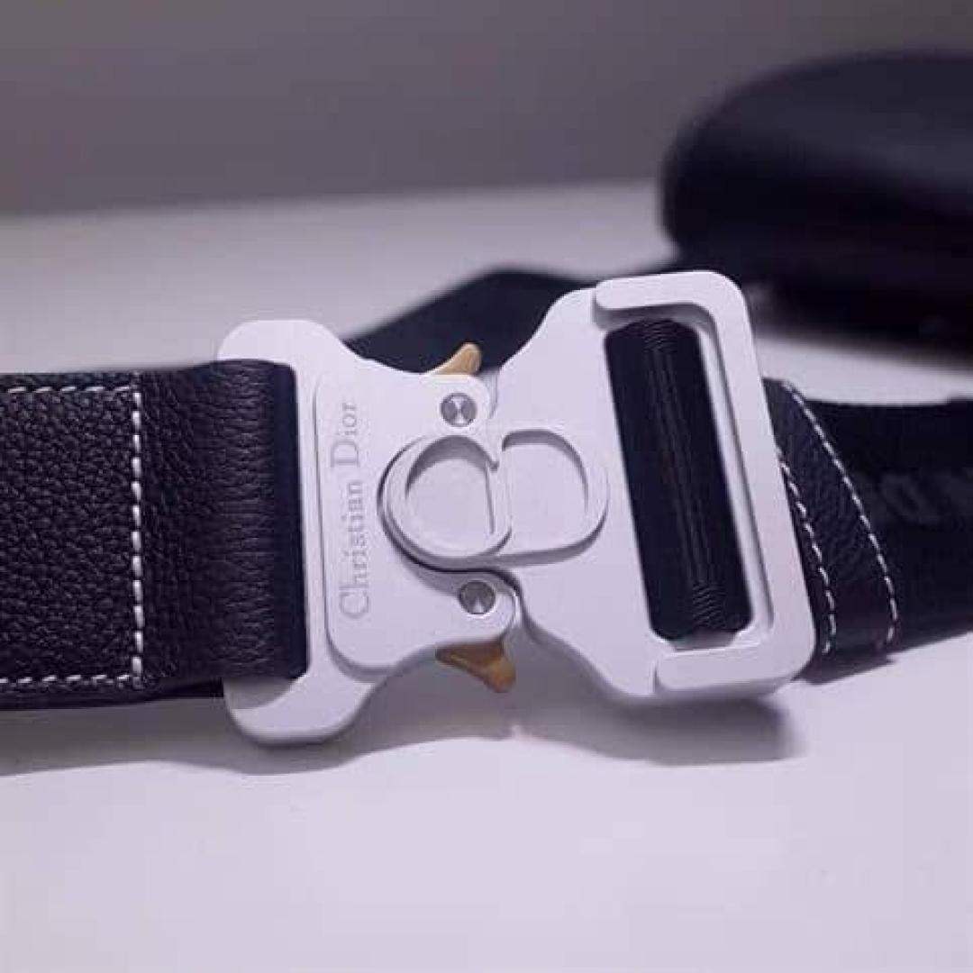 SADDLE BAG NAVY GRAINED CALFSKIN