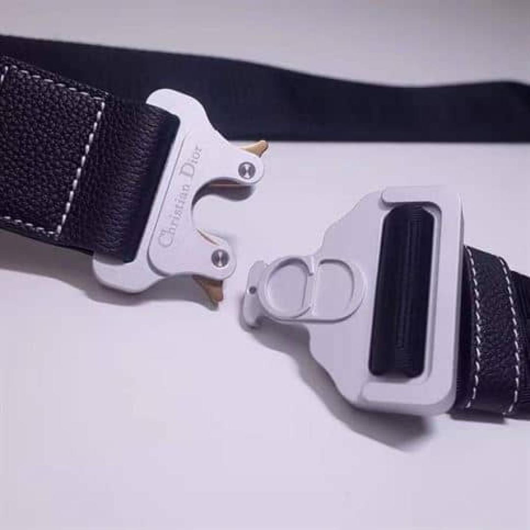 SADDLE BAG NAVY GRAINED CALFSKIN