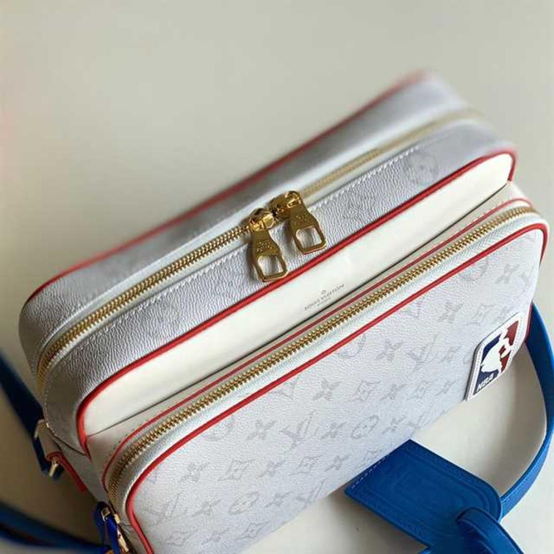 LOUIS VUITTON TRIO MESSENGER BAG