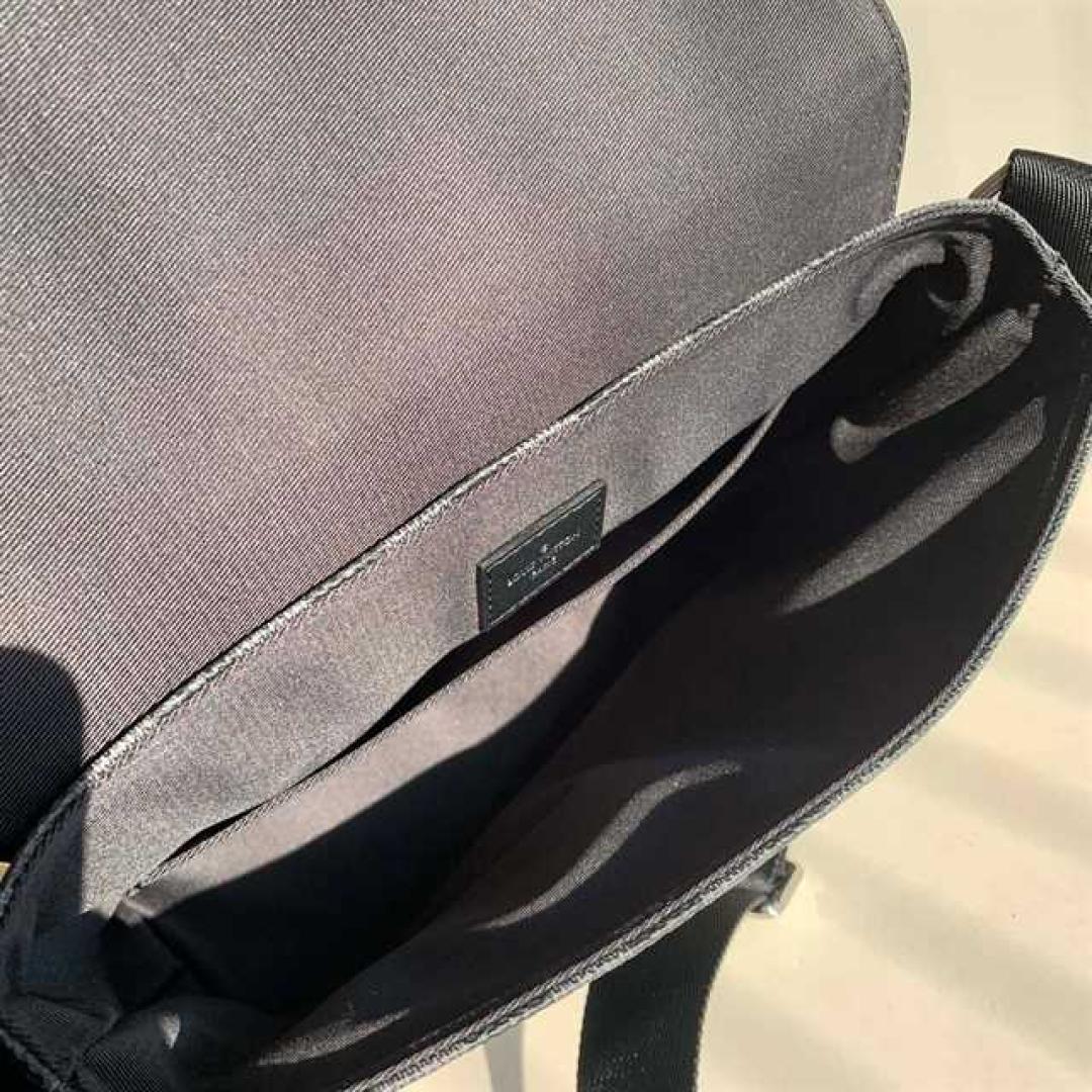 LOUIS VUITTON DISTRICT PM DAMIER GRAPHITE CANVAS