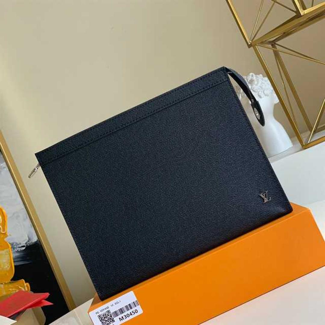 LOUIS VUITTON POCHETTE VOYAGE TAIGA LEATHER