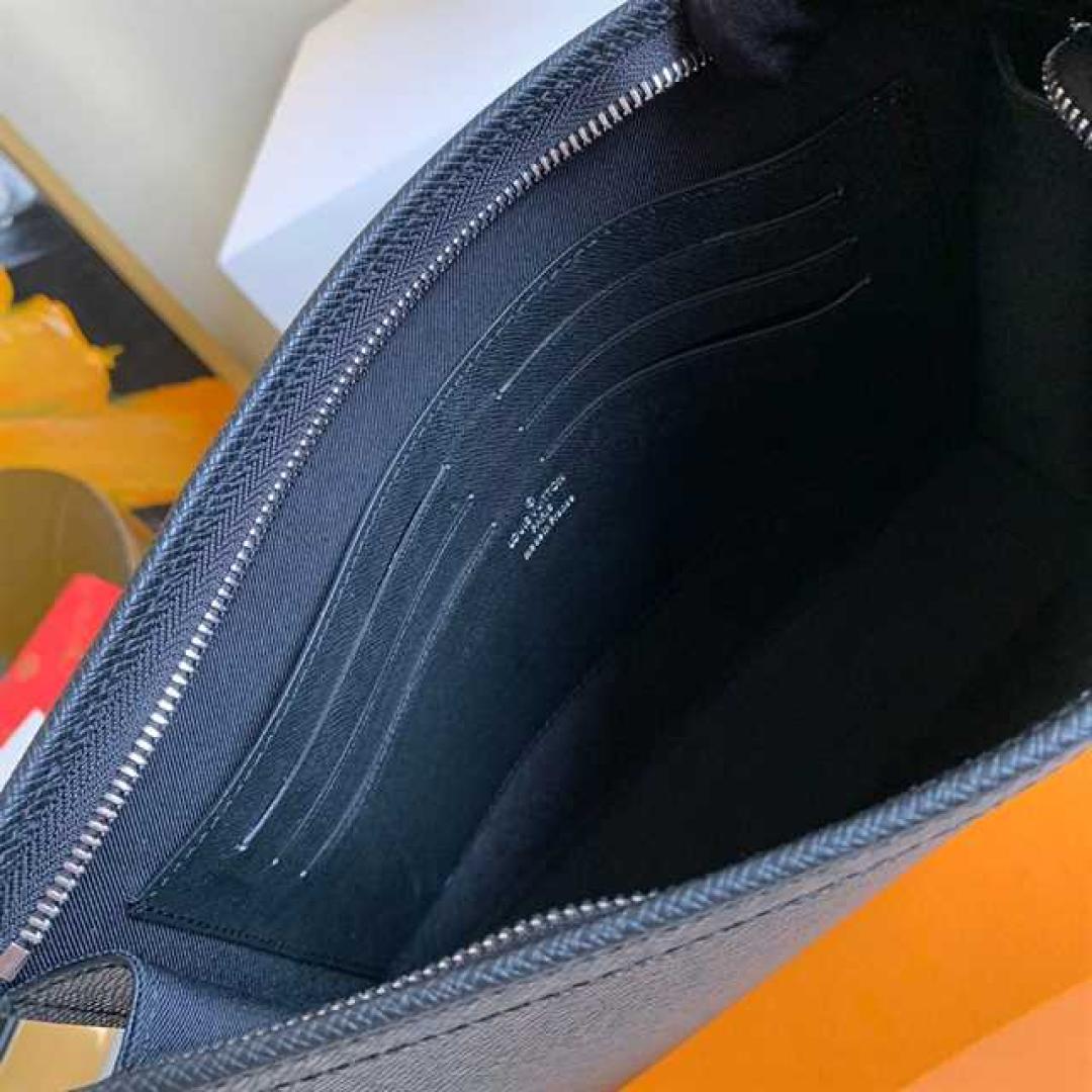 LOUIS VUITTON POCHETTE VOYAGE TAIGA LEATHER