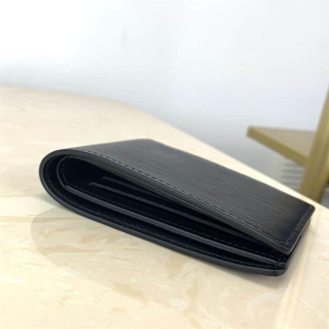 MULTIPLE WALLET