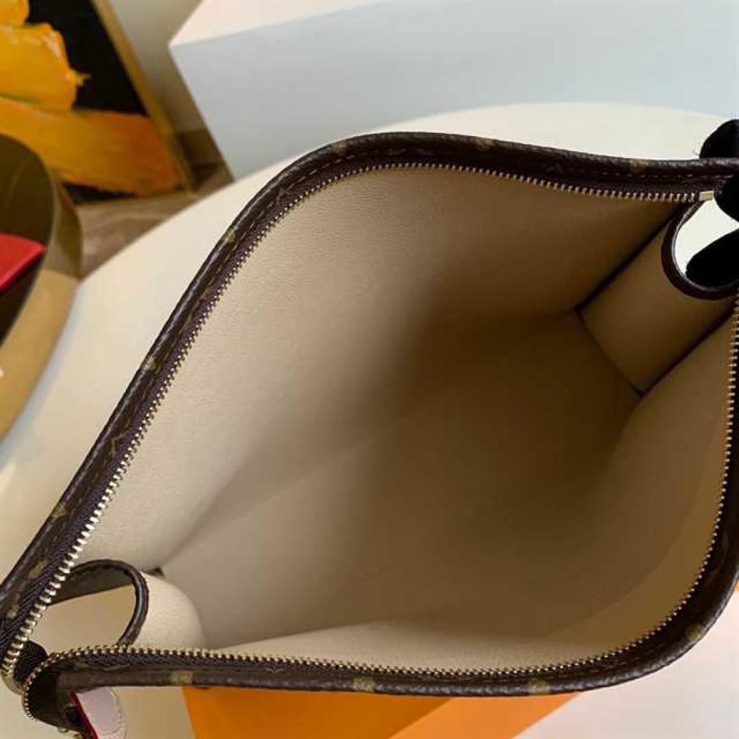 LOUIS VUITTON TOILETRY POUCH 26 EPI MONOGRAM CANVASM47542