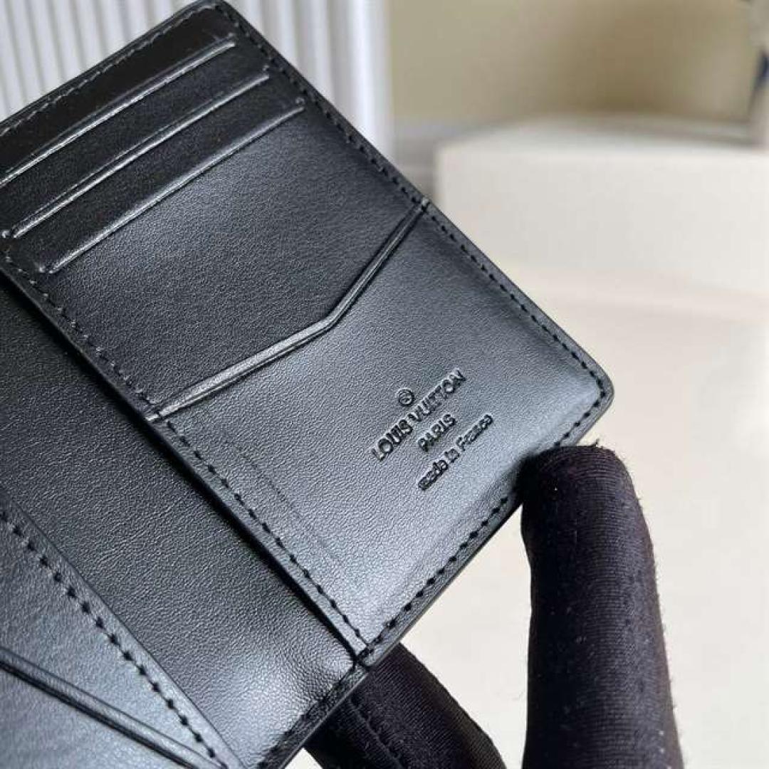 M69979 LOUIS VUITTON AEROGRAMPOCKET ORGANIZER