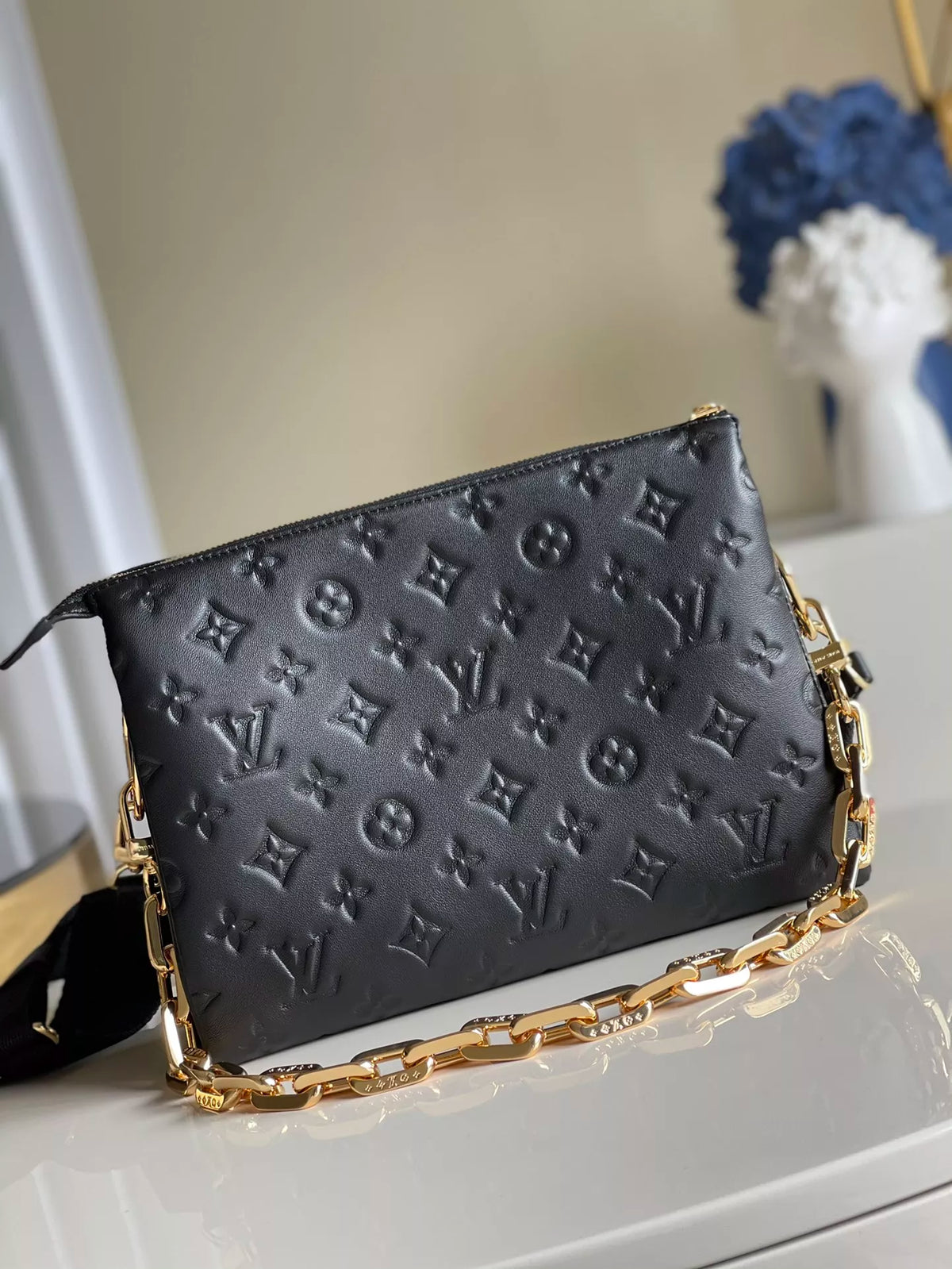 LOUIS VUITTON 20x26x12CM COUSSIN BAG