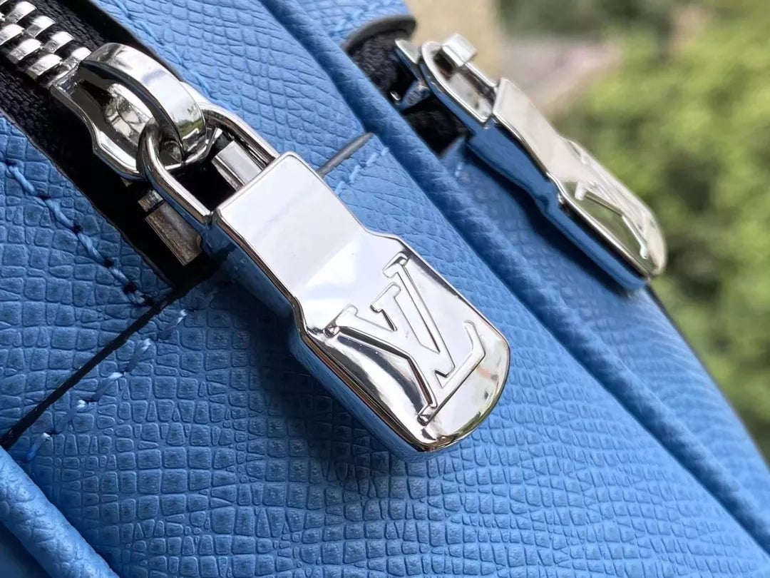 LOUIS VUITTON 21 X 17 X 5CM OUTDOOR BUMBAG BAG
