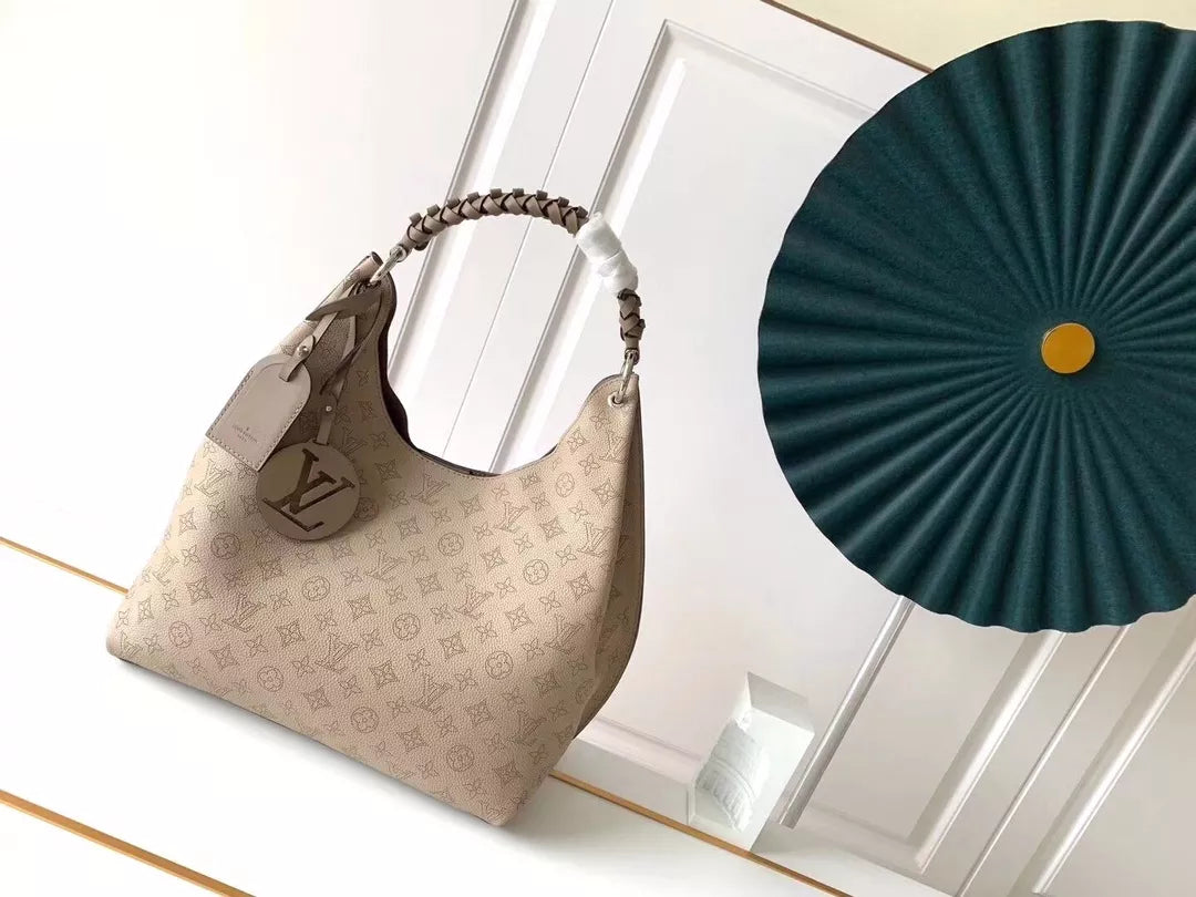 LOUIS VUITTON 35X40X17CM TAURILLON CALFSKIN