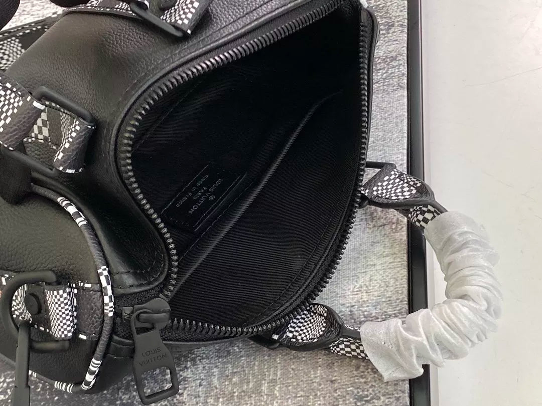 LOUIS VUITTON 20*10*5CM KEEPALL NANO ZOOOOM WITH FRIEND