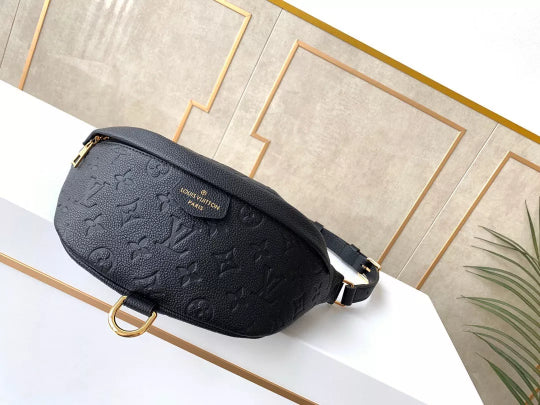 LOUIS VUITTON DISCOVERY BUMBAG