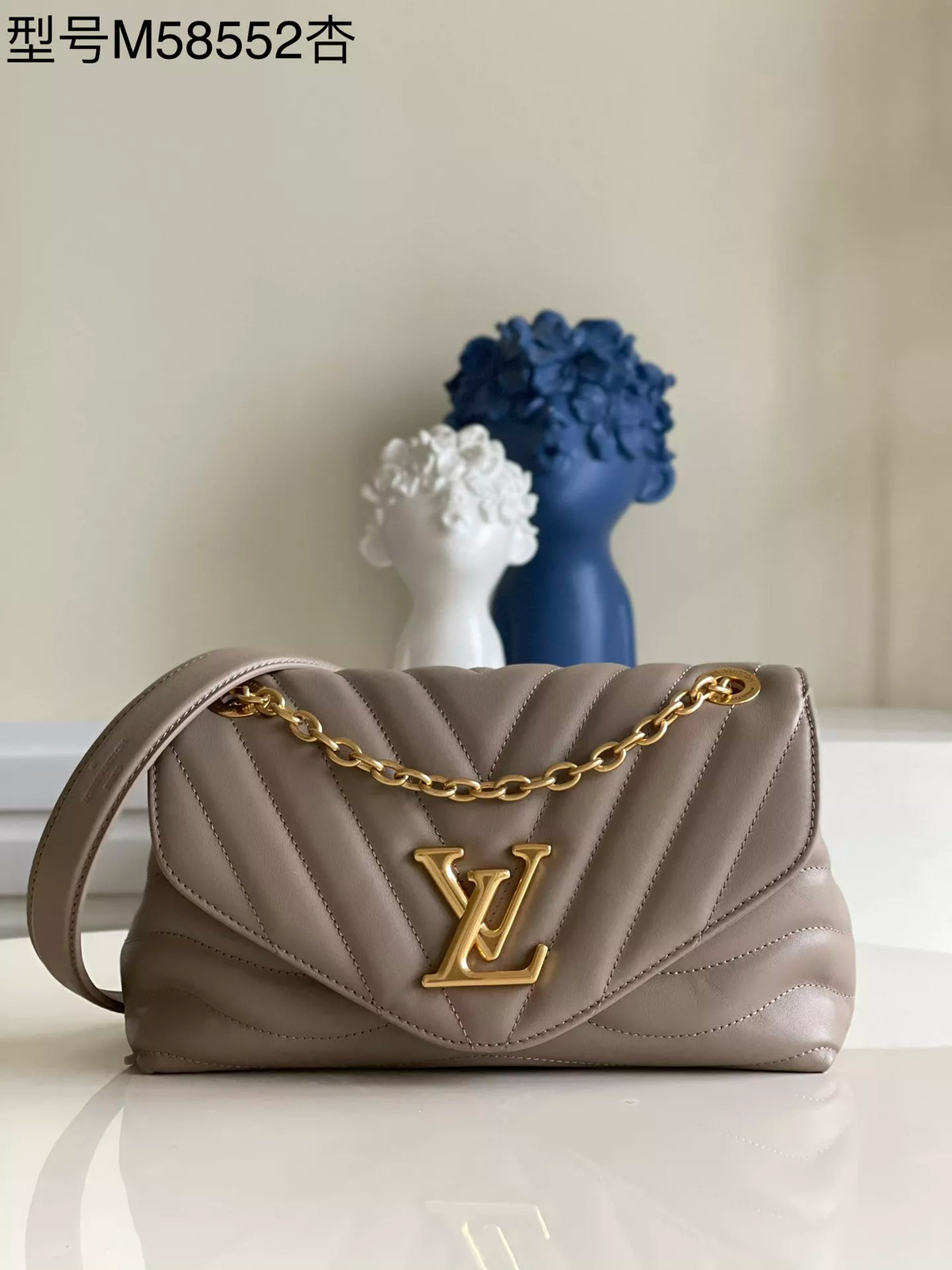 LOUIS VUITTON 24X14X9CM LV NEW WAVE
