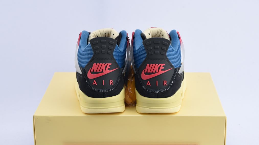 AIR JORDAN 4 "UNION AIR NOIR IN BLACK"