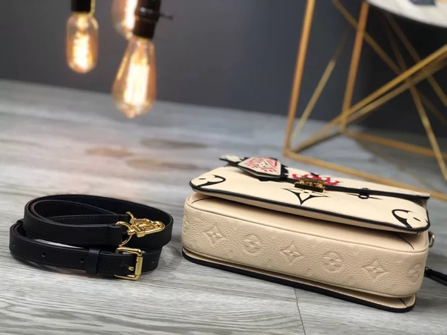 LOUIS VUITTON 25×19×7CM CRAFTY POCHETTE MÉTIS BAG