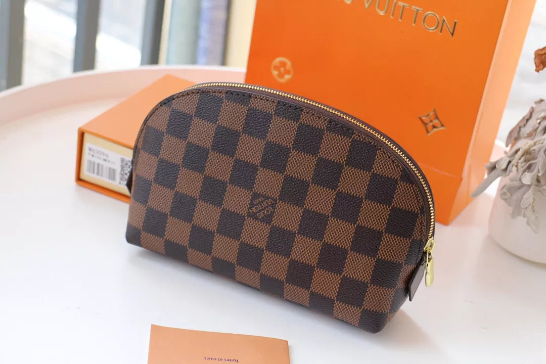 LOUIS VUITTON 17*12*6CM MONOGRAM VANITY BAG